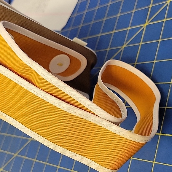 Phonak Hearing Aid Colorblock Crossbody Adjustable Bag 8.5" x 6.5" x 3" - Picture 3 of 13